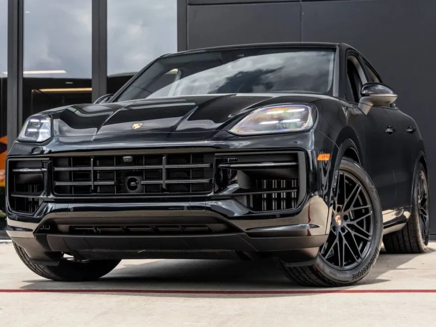 2026 Porsche Cayenne Coupe photo 1