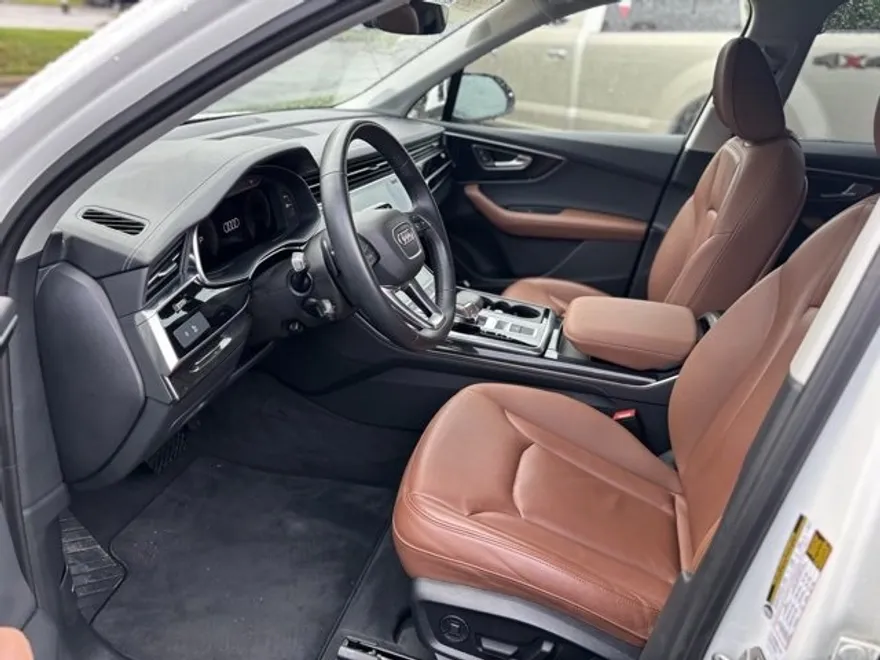 2024 Audi Q7 55 Premium Plus photo 1
