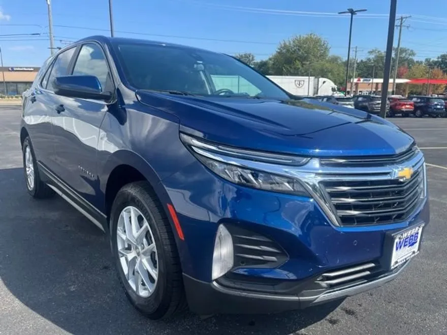 2022 Chevrolet Equinox LT photo 1