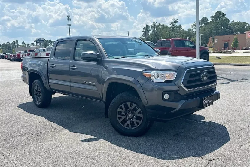 2022 Toyota Tacoma SR5 V6 photo 1