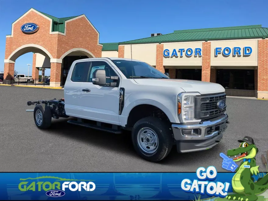 2025 Ford F-250 XL photo 1