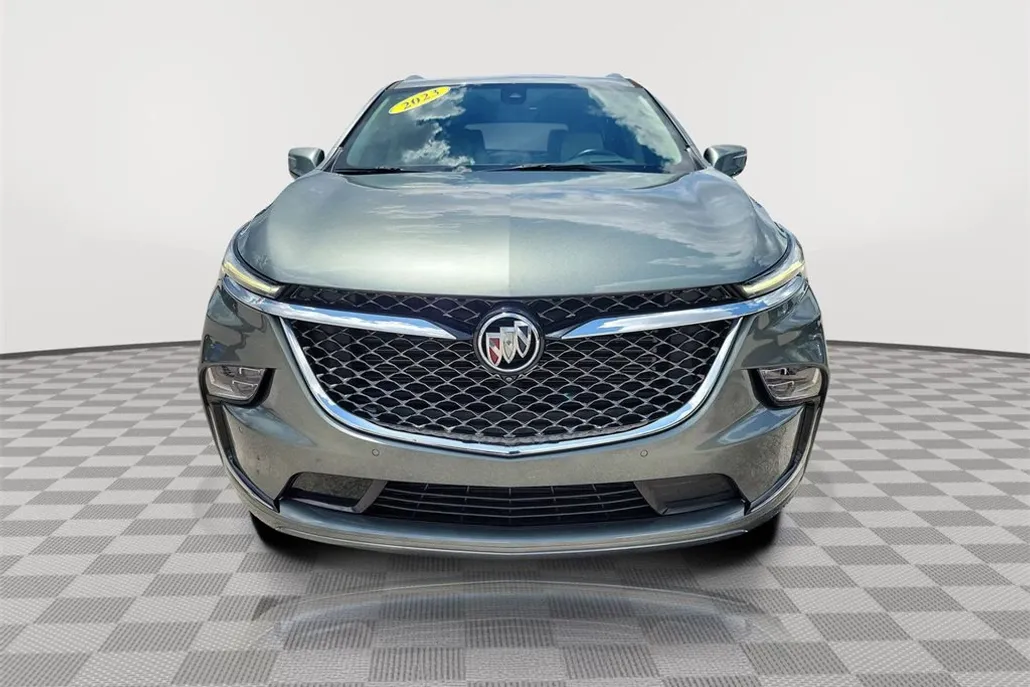 2023 Buick Enclave Avenir photo 1