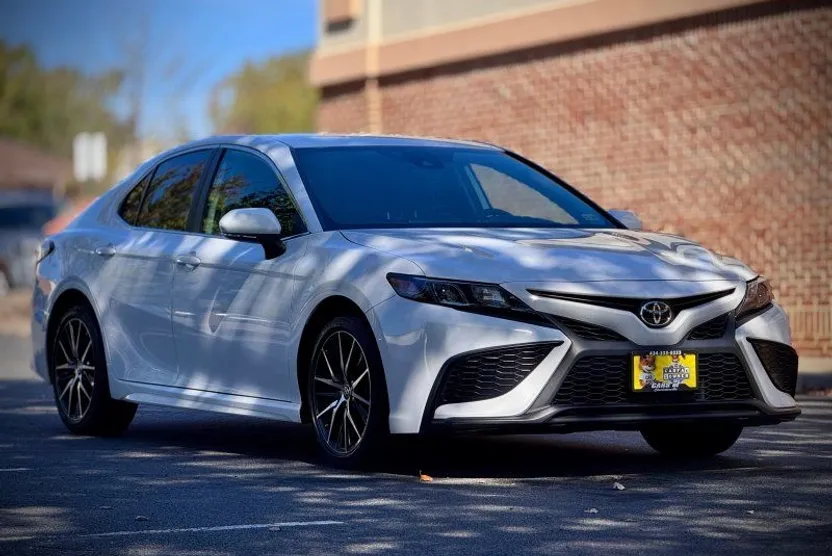 2024 Toyota Camry SE photo 1