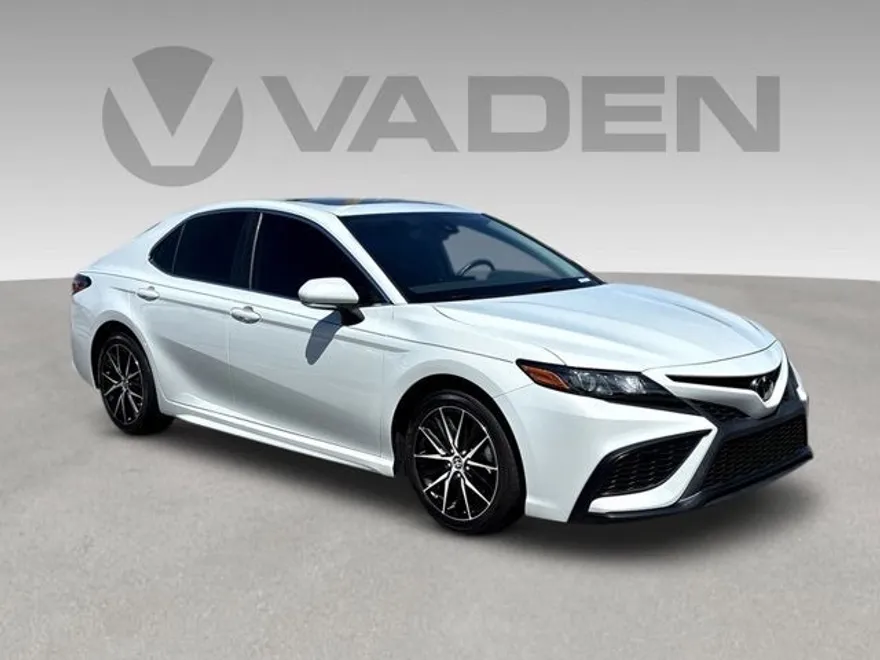 2023 Toyota Camry SE photo 1