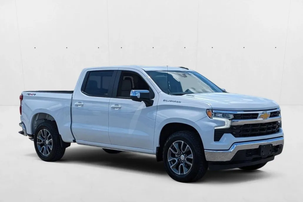 2024 Chevrolet Silverado 1500 LT photo 1