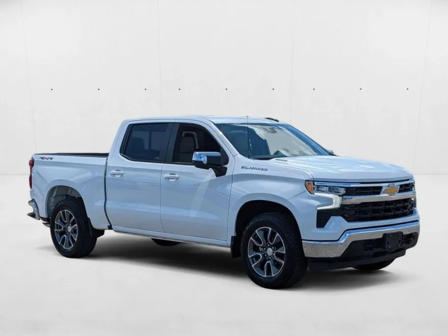 2024 Chevrolet Silverado 1500 LT photo 1