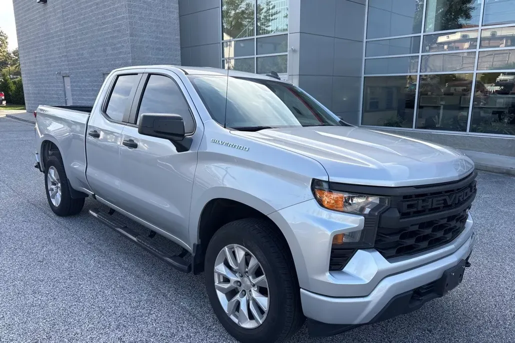 2022 Chevrolet Silverado 1500 Custom photo 1