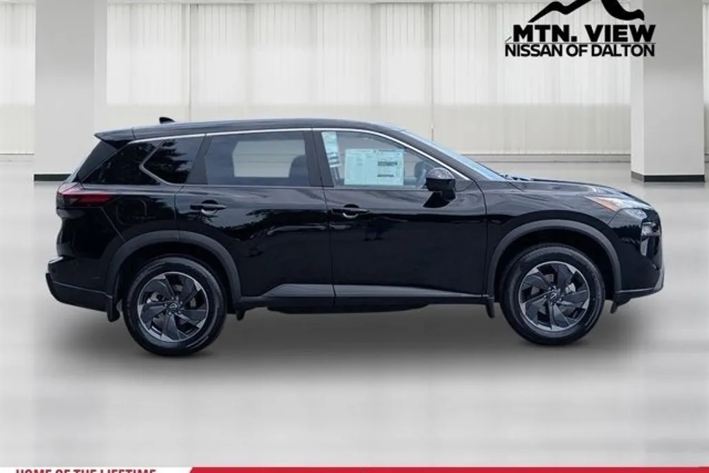 2025 Nissan Rogue SV photo 1