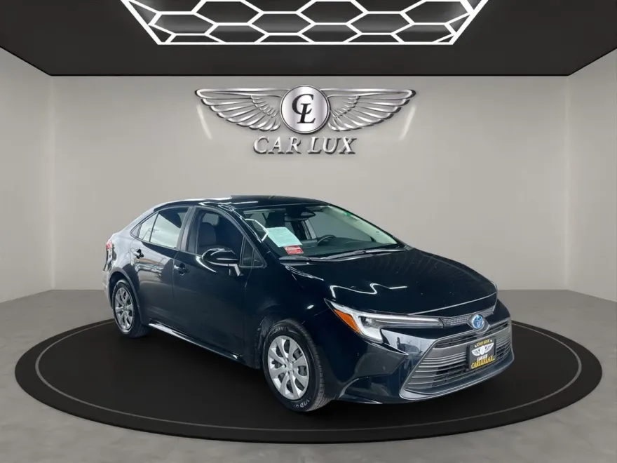 2024 Toyota Corolla Hybrid LE photo 1