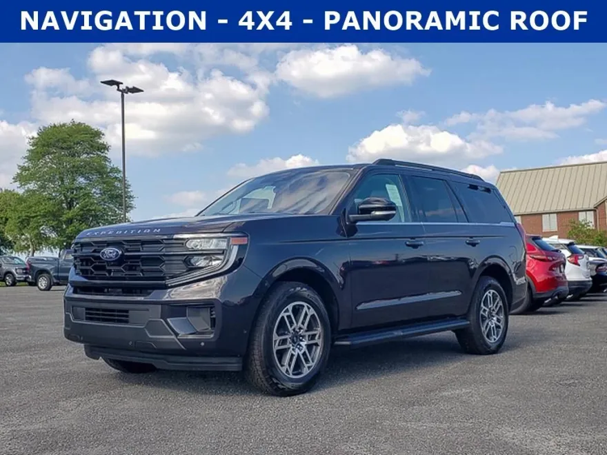 2025 Ford Expedition photo 1