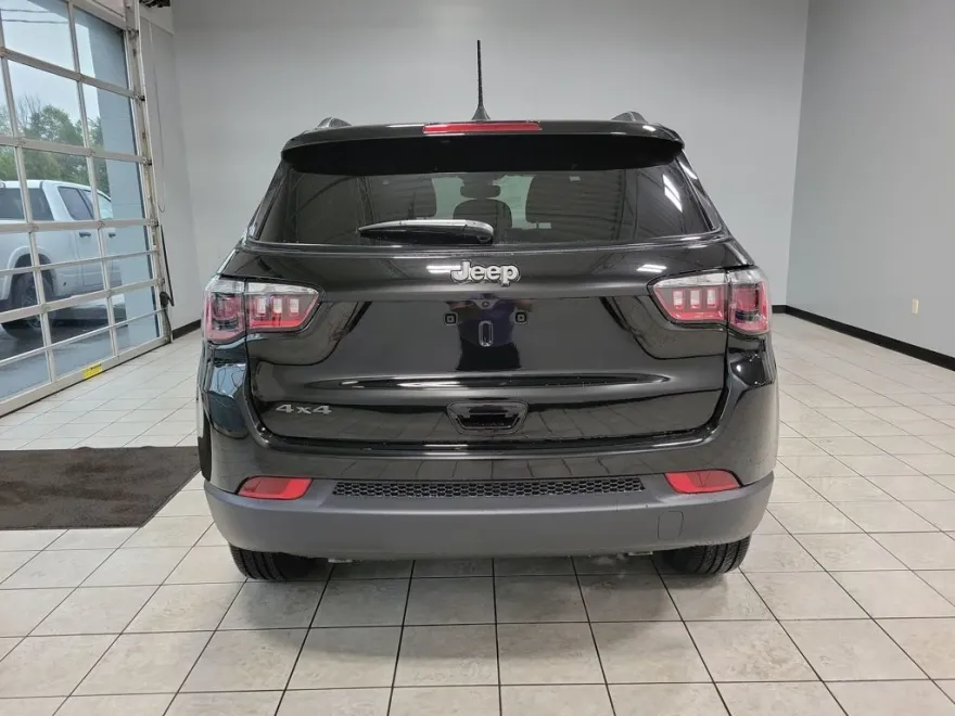2026 Jeep Compass Latitude photo 1
