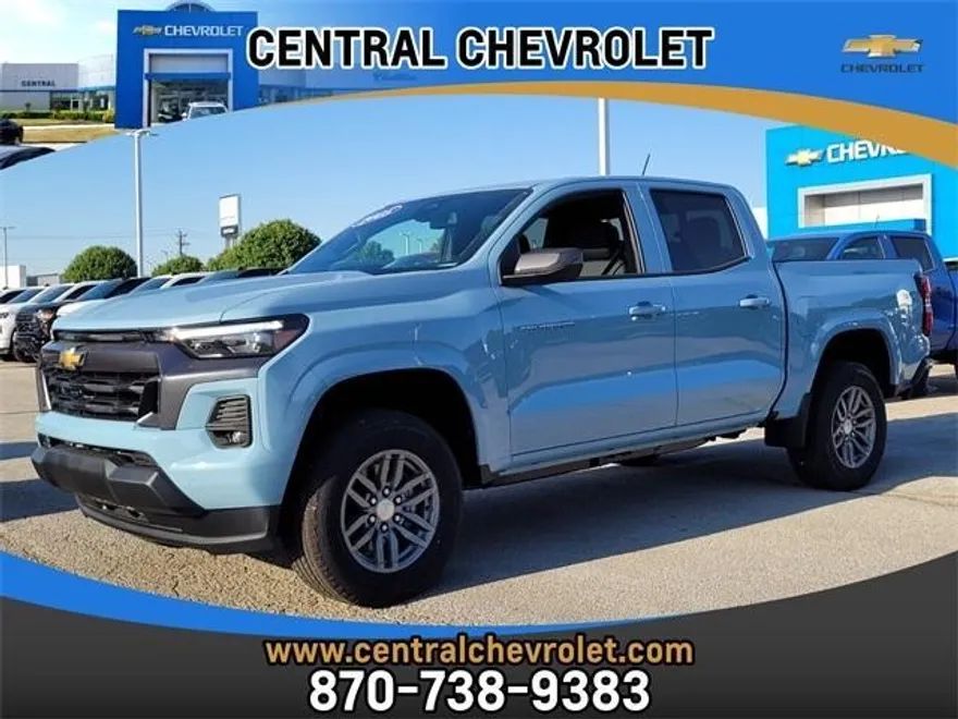2025 Chevrolet Colorado Work Truck LT photo 1
