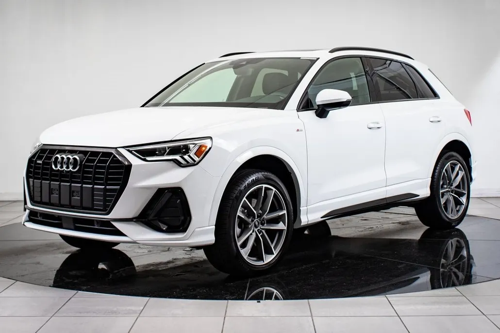 2024 Audi Q3 Premium Plus S line photo 1