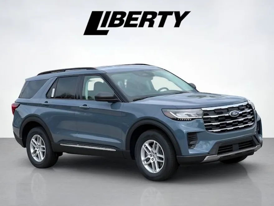 2025 Ford Explorer photo 1