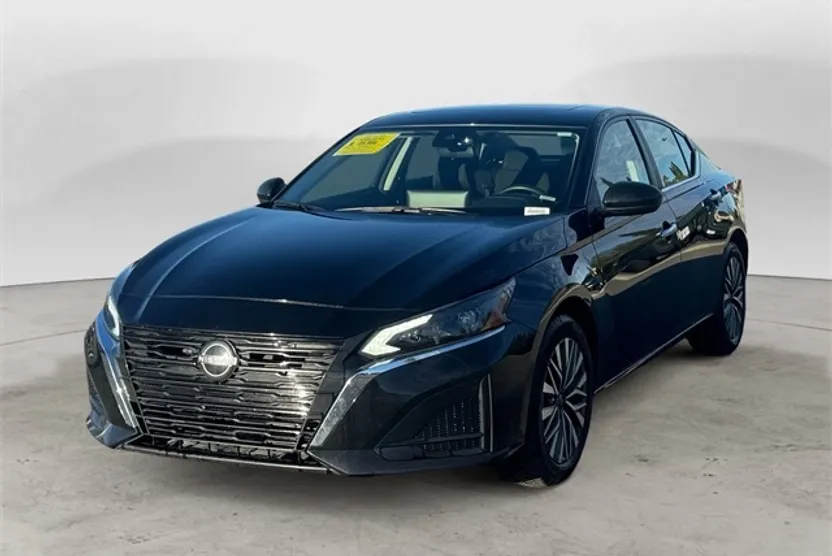 2024 Nissan Altima 2.5 SV photo 1