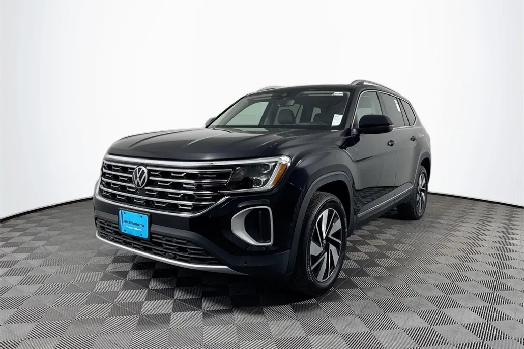 2025 Volkswagen Atlas SEL photo 1