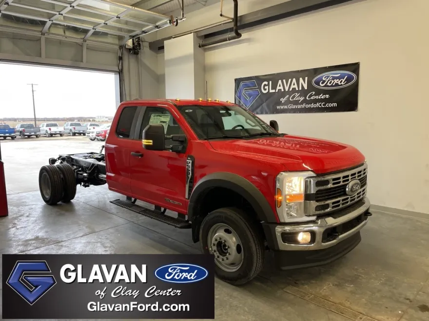 2025 Ford F-550 photo 1