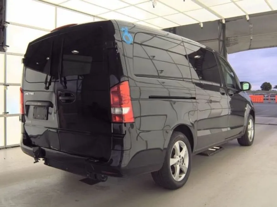 2018 Mercedes Benz Metris photo 2