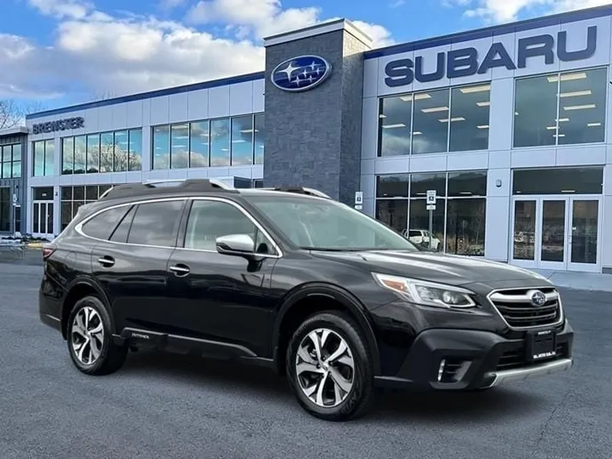 2022 Subaru Outback Touring XT photo 1