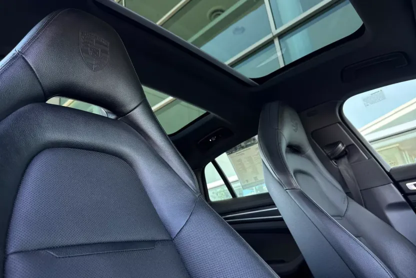 2023 Porsche Panamera Platinum photo 1