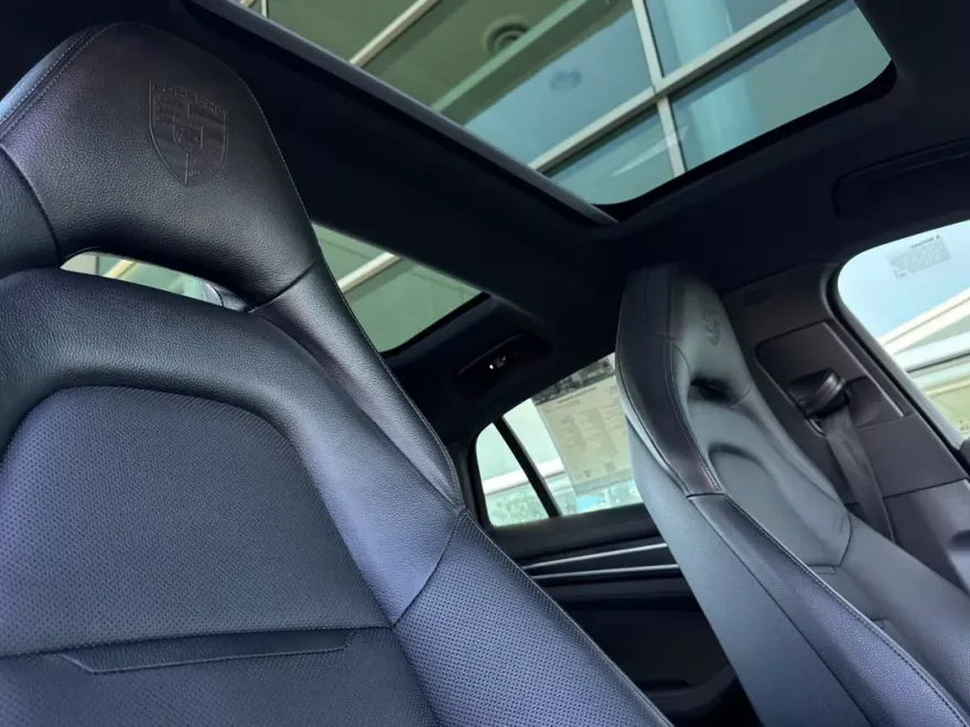 2023 Porsche Panamera Platinum photo 1