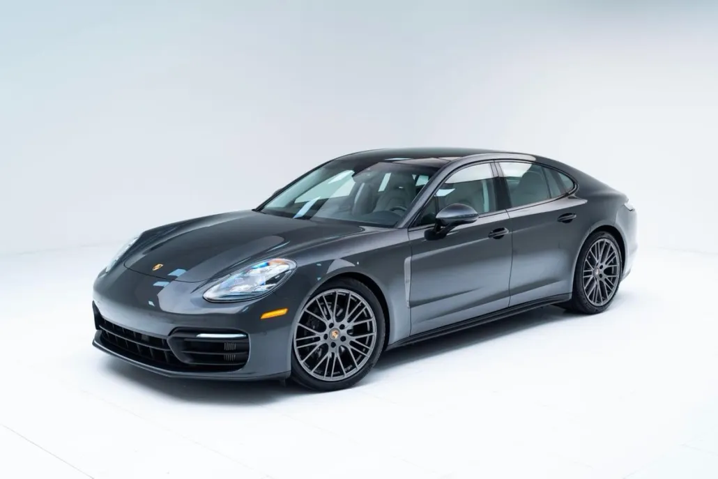 2022 Porsche Panamera Platinum photo 1