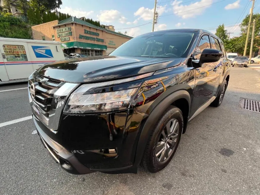 2024 Nissan Pathfinder S photo 1