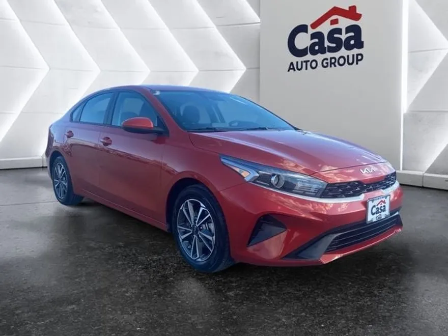 2023 Kia Forte LXS photo 1