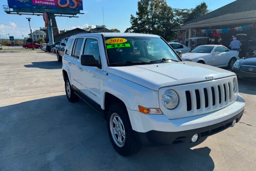 2016 Jeep Patriot Sport photo 1