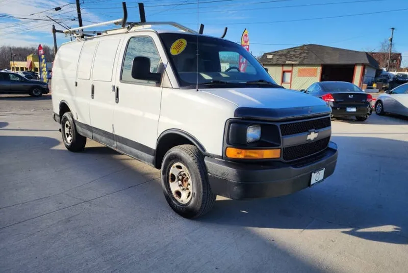 2008 Chevrolet Express 2500 photo 1
