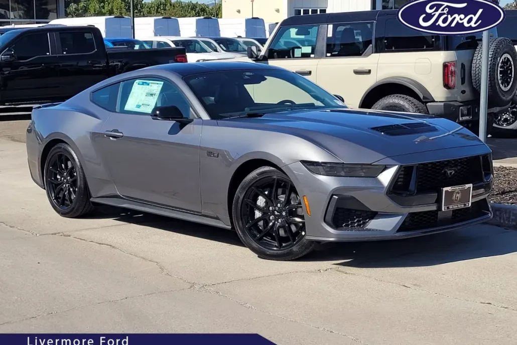 2025 Ford Mustang GT Premium photo 1