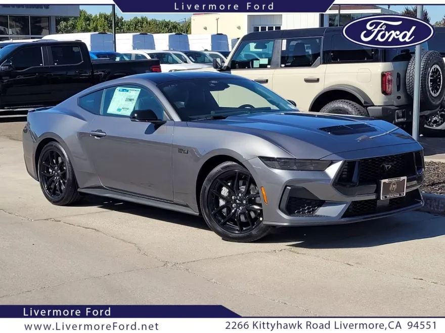 2025 Ford Mustang GT Premium photo 1