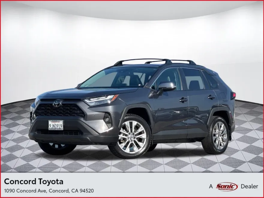 2023 Toyota RAV4 XLE Premium photo 1