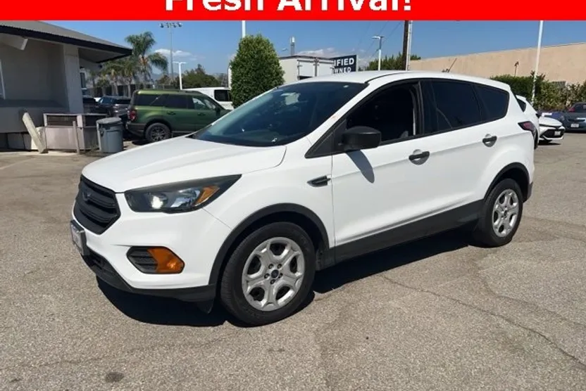 2018 Ford Escape S photo 1