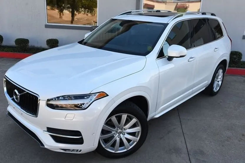 2017 Volvo XC90 T5 Momentum photo 1