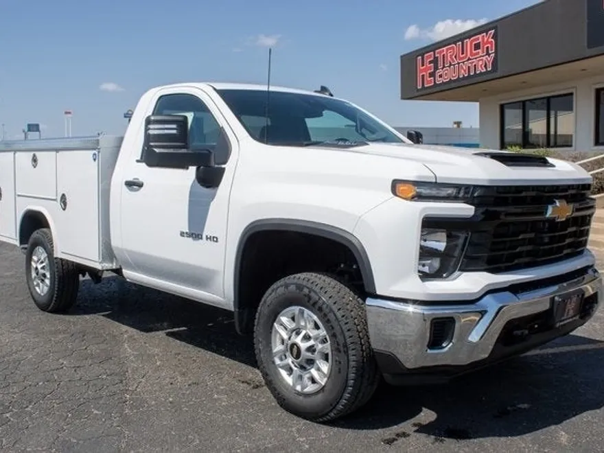 2025 Chevrolet Silverado 2500HD photo 1