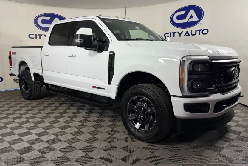 2023 Ford F-350 Lariat photo 1