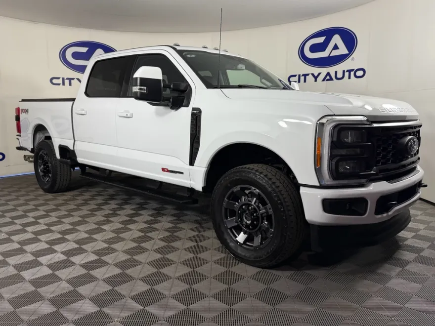 2023 Ford F-350 Lariat photo 1