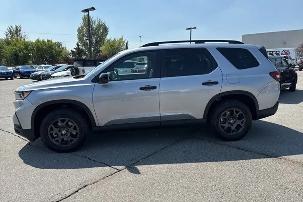 2025 Honda Pilot TrailSport photo 1