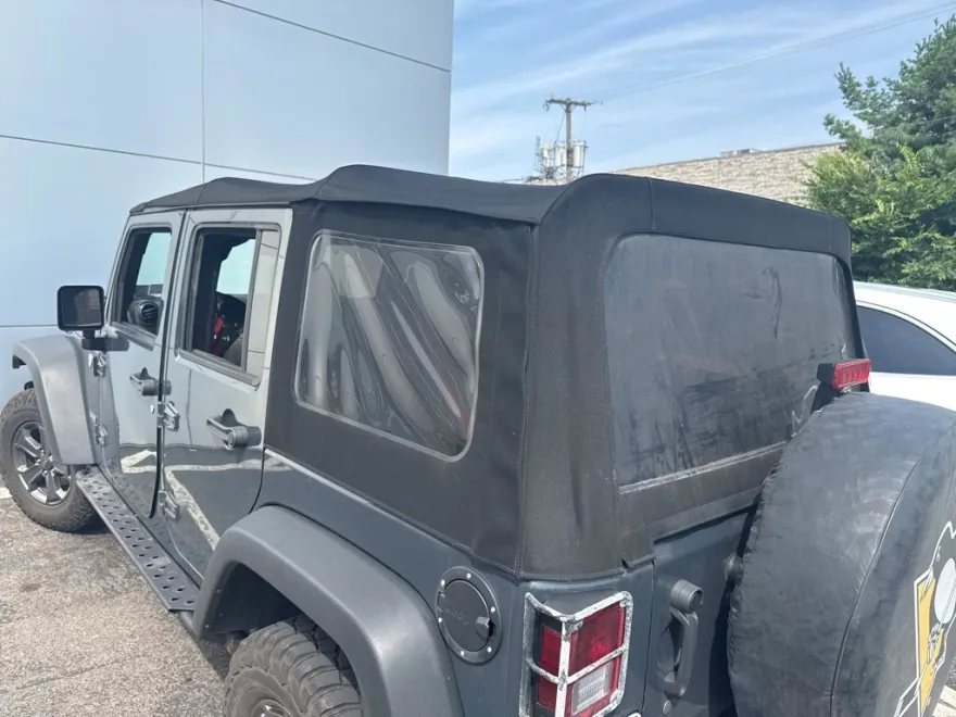 2017 Jeep Wrangler Unlimited Rubicon Recon photo 1