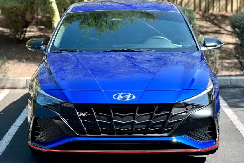 2023 Hyundai Elantra photo 1