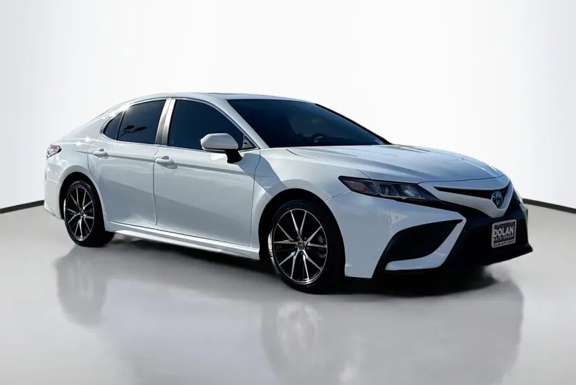 2023 Toyota Camry Hybrid SE photo 1