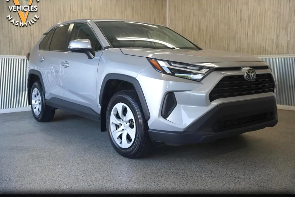 2024 Toyota RAV4 LE photo 1