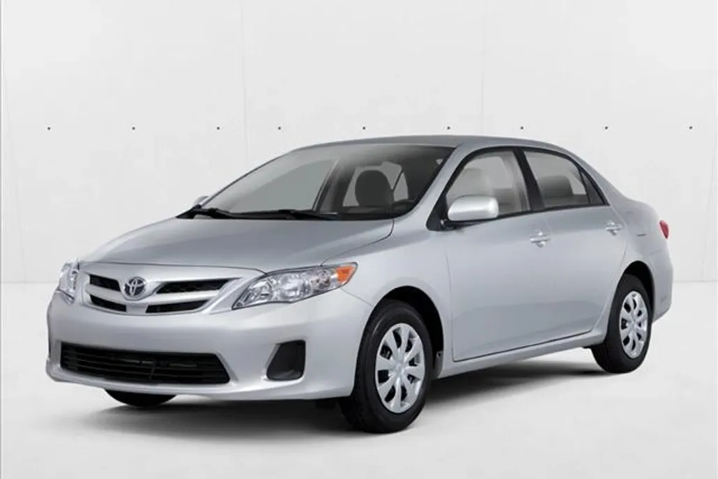 2013 Toyota Corolla LE photo 1