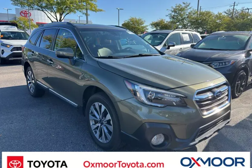 2018 Subaru Outback Touring photo 1