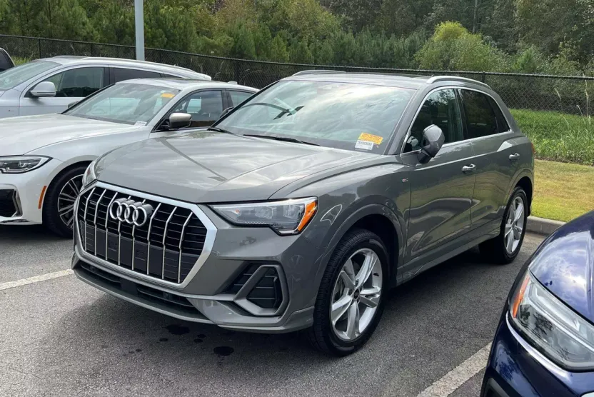2022 Audi Q3 S line Premium photo 1