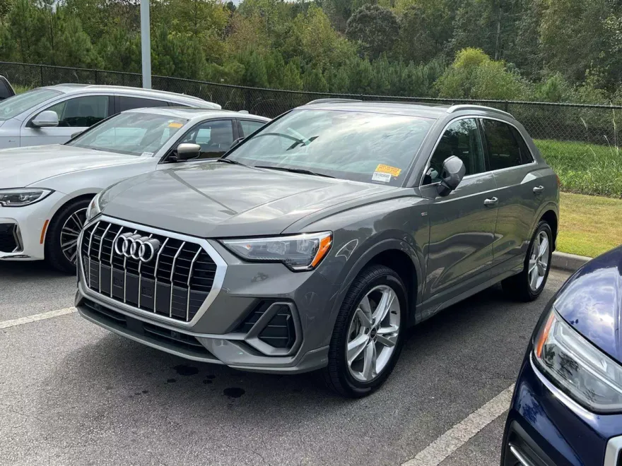 2022 Audi Q3 S line Premium photo 1