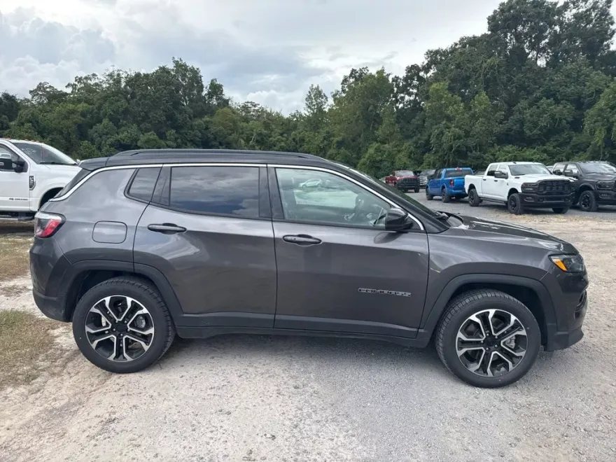 2023 Jeep Compass Limited photo 1