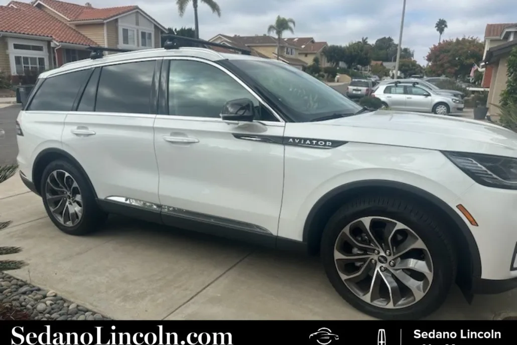 2025 Lincoln Aviator Reserve photo 1