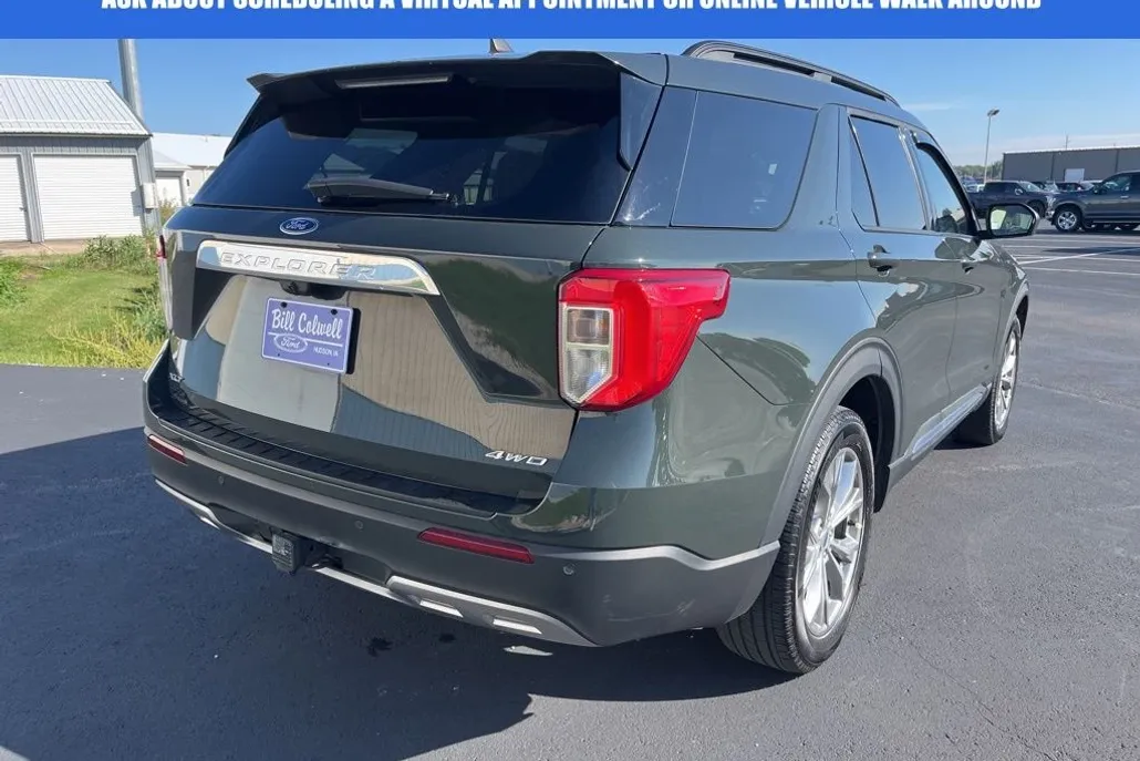 2022 Ford Explorer XLT photo 1